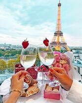 Без бренда «Свидание на фоне Эйфелевой башки» в Чите в интернет-магазине  Без бренда «Свидание на фоне Эйфелевой башки» в Чите