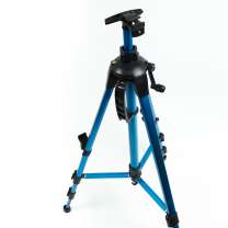 Без бренда «Мольберт металлический тренога складной, усиленный, синий в чехле с уровнем, компасом и ручкой, регулируемый» в Чите